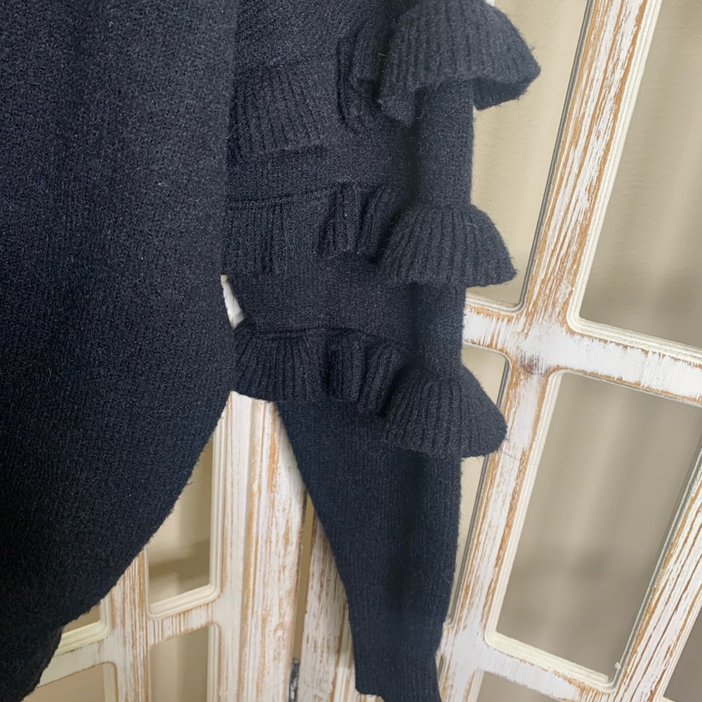 Line & Dot Anthropologie tiered ruffle sweater - Picture 4 of 7